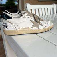 Golden Goose Ballstars pelle bianca con stella gri