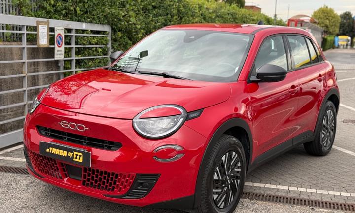 FIAT 600 Hybrid 100 CV DCT MHEV +GARANTITA