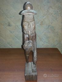 Statua in legno manifattura brasile uomo con pipa