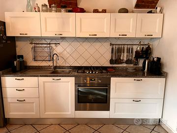 Cucina a parete Veneta Cucine con elettrodomestici