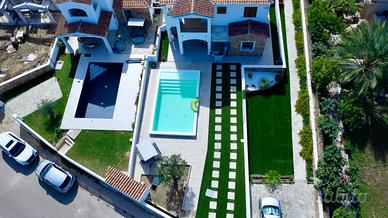 Budoni_centro,casa_indipendente_con_piscina