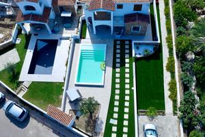 Budoni_centro,casa_indipendente_con_piscina