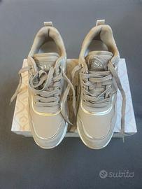 Solo Sofrani Women’s Chunky Platform Sneakers
