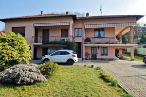 Stupenda villa bifamiliare con ampio parco privato