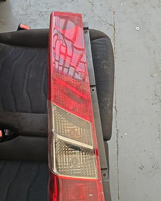 FARO POSTERIORE SX IVECO DAILY 2017