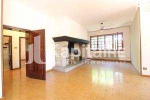 Villa di 180 m² con più di 5 locali e box auto dop