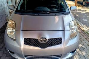 Toyota Yaris 2a Serie 1.0 Benzina Assicurata 08/26