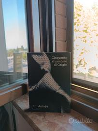 Libro "Cinquanta sfumature di grigio"