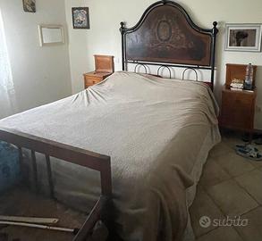 Letto e comodini in stile liberty siciliano