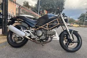 Ducati Monster 600 dark