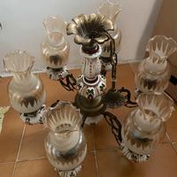 Laampadario antico a sei bicchieri