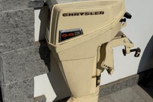 Motore marino Chrysler 6.6