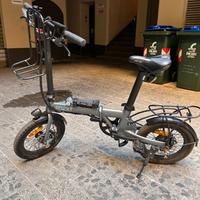 Bicicletta elettrica pieghevole