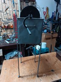 Vecchio attrezzo per nocciole