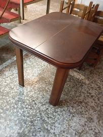 Tavolo in legno 4 posti