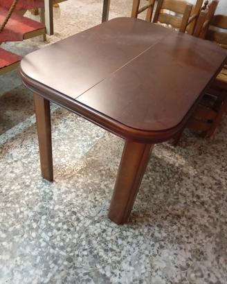 Tavolo in legno 4 posti