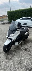 Yamaha xmax 250
