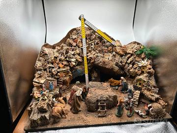 Presepe Artigianale in Sughero con Statuine