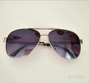 Occhiali da sole neri modello Armani a goccia