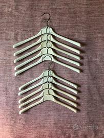 Grucce in plastica. 10 pezzi. Taglie: M-L e XL