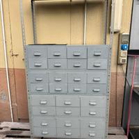 Scaffale con cassettiera