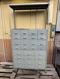 Scaffale con cassettiera