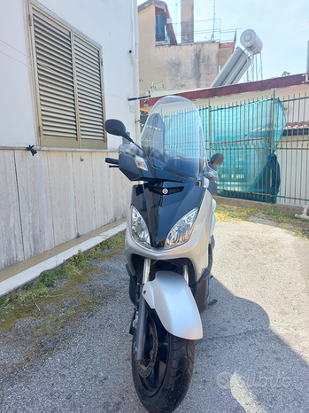 Scooter xmax 250
 a Agropoli