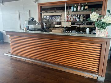 cediamo elementi di arredo bar/ristorante