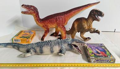 Combo DINOSAURI: 2 giochi carte + 3 figure