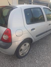 clio.. Renol..