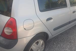 clio.. Renol..