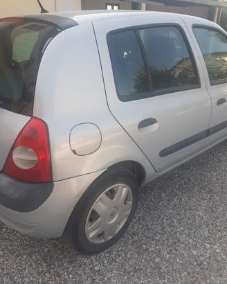 clio.. Renol..