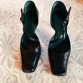 Décolleté donna pelle