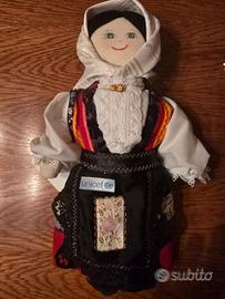 Bambola vintage sarda nuova