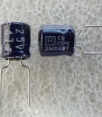 25 condensatrori 47uF 25V 85°C Rubycon MS7