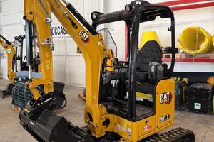 MINIESCAVATORE CAT 301.7 CR