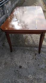 Tavolo in legno allungabile