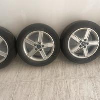 Ruote Goodyear con cerchioni in lega Ford