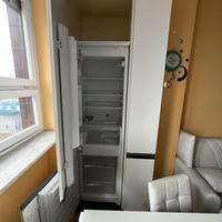 Frigorifero da incasso con mobile