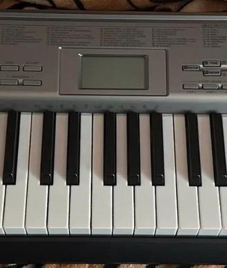 Tastiera Casio LK-120 con tasti rossi