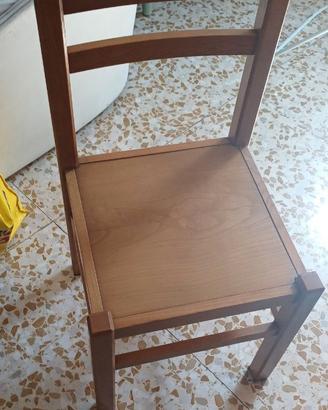 4 SEDIE IN LEGNO