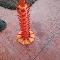 Scolabottiglie da 81 posti con ampia base raccogli