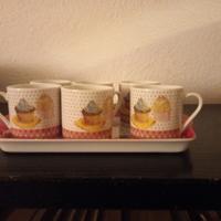 6 tazzine da caffè con vassoio