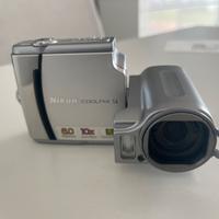 Nikon coolpix S4