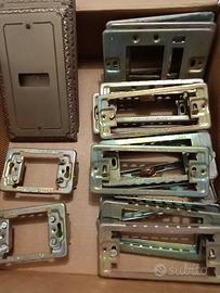 Stock supporti  in metallo placche Ave Grattacielo