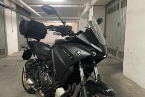 Yamaha tracer 7 my2024 + bauletto da vetrina