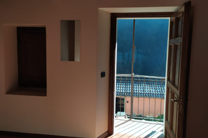 Casetta a Strona (Valstrona) su strada principale