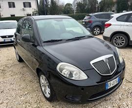 Lancia Ypsilon 1.3 MJT 75 CV Unyca