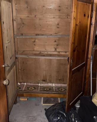 Armadio in legno