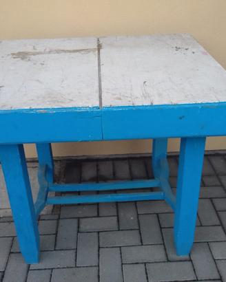 Tavolo in legno rustico vintage